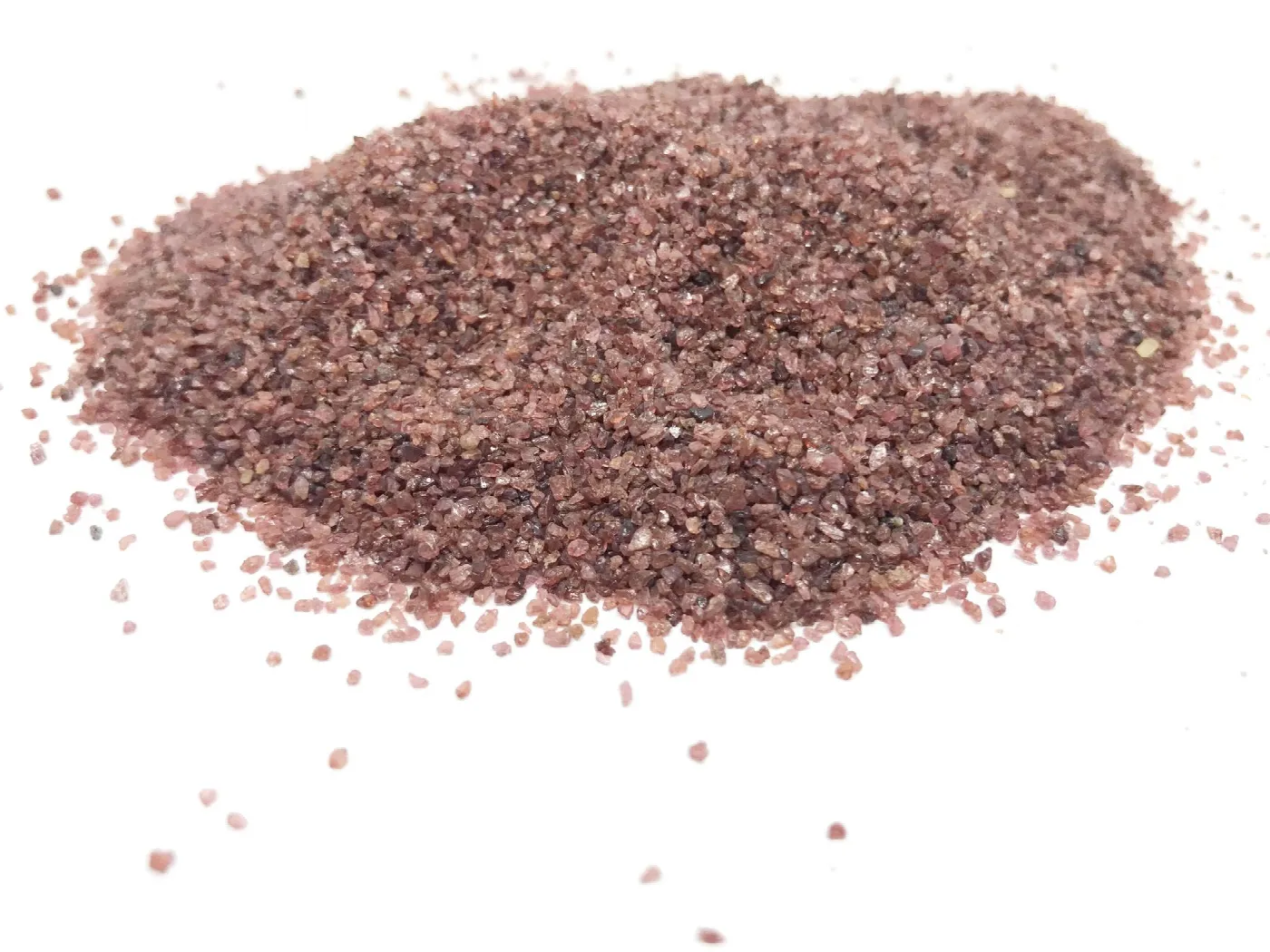Yığın hâlinde garnet kumu